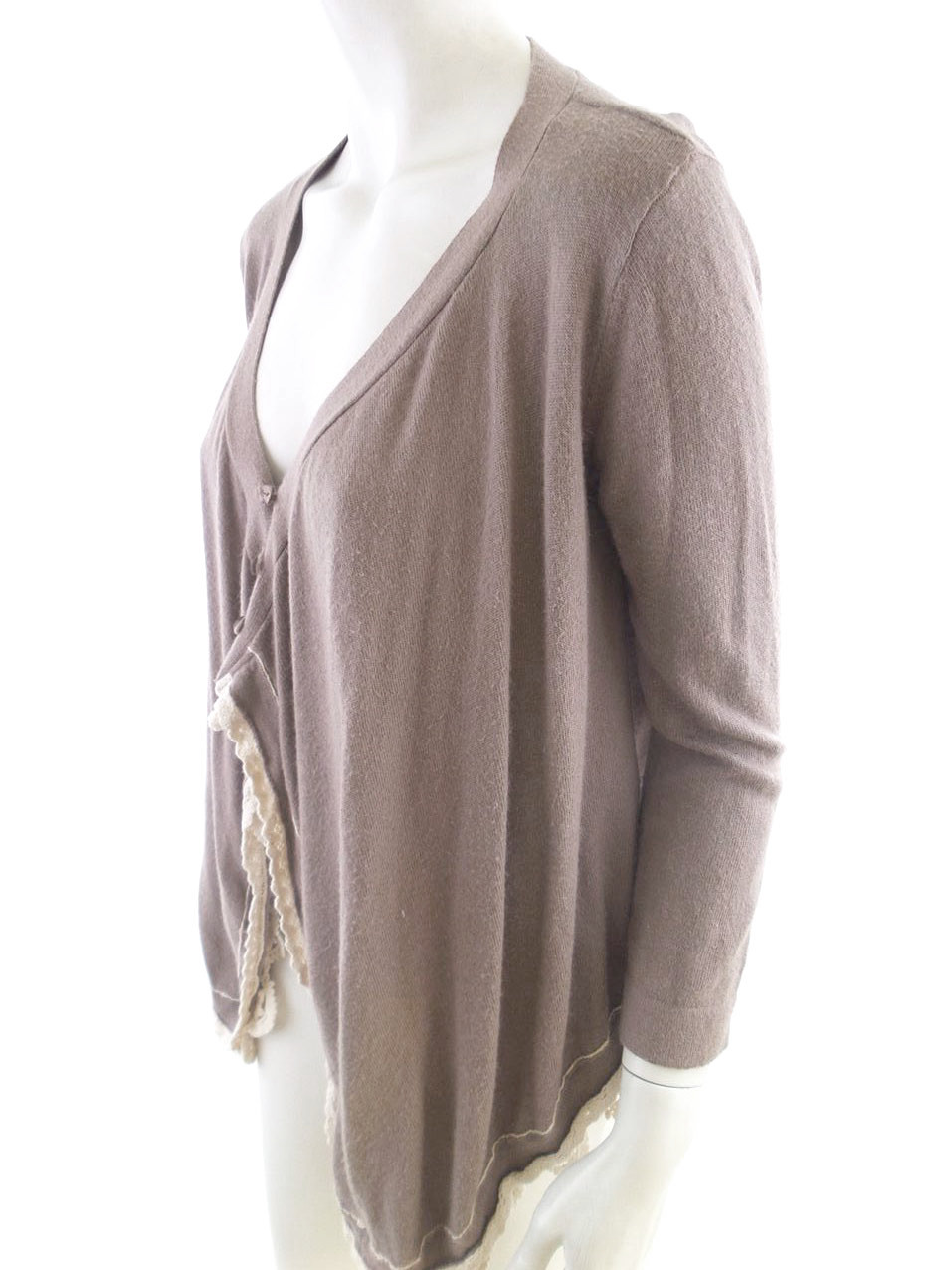 Ester Eleonora Stl XL Färg Beige V-ringning Lång knäppt kofta ärm 3/4 Material Rayon Finstickat