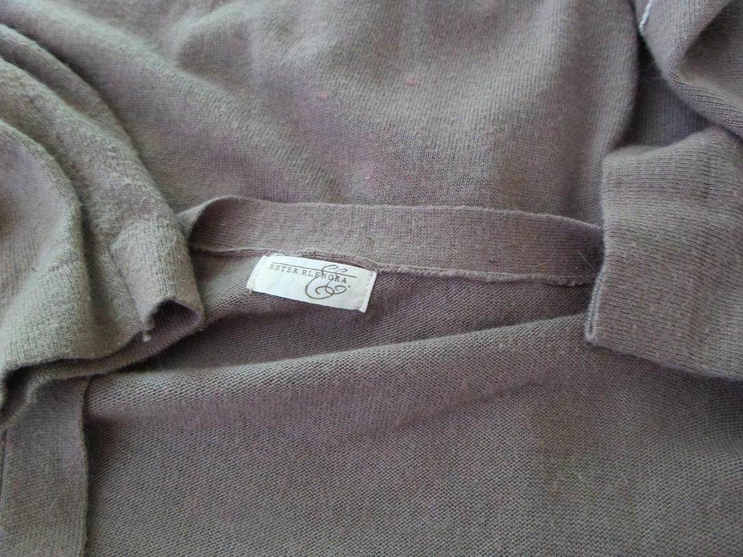 Ester Eleonora Stl XL Färg Beige V-ringning Lång knäppt kofta ärm 3/4 Material Rayon Finstickat