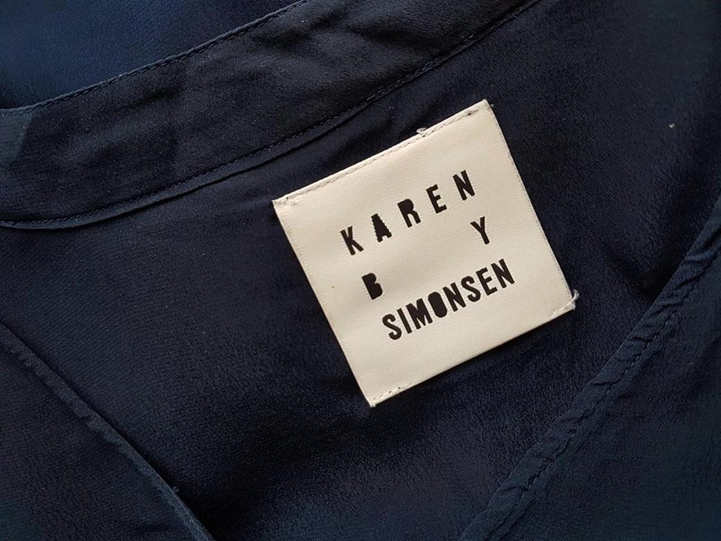 Karen by Simonsen Stl 38 Färg Marinblå Krage Tunika blus Långärmad Material Viskos 100%