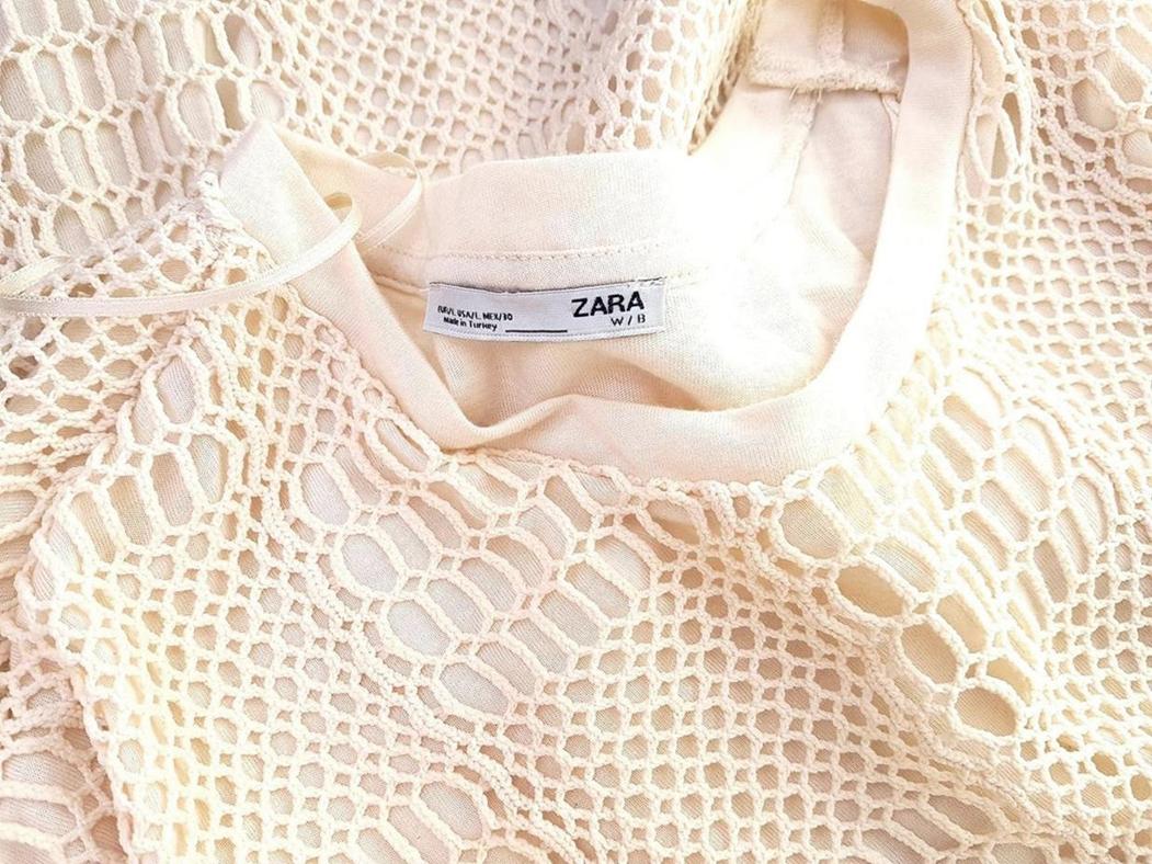 Zara Stl L Färg Beige Rutigt Rund hals Öppen stickad blus Kortärmad