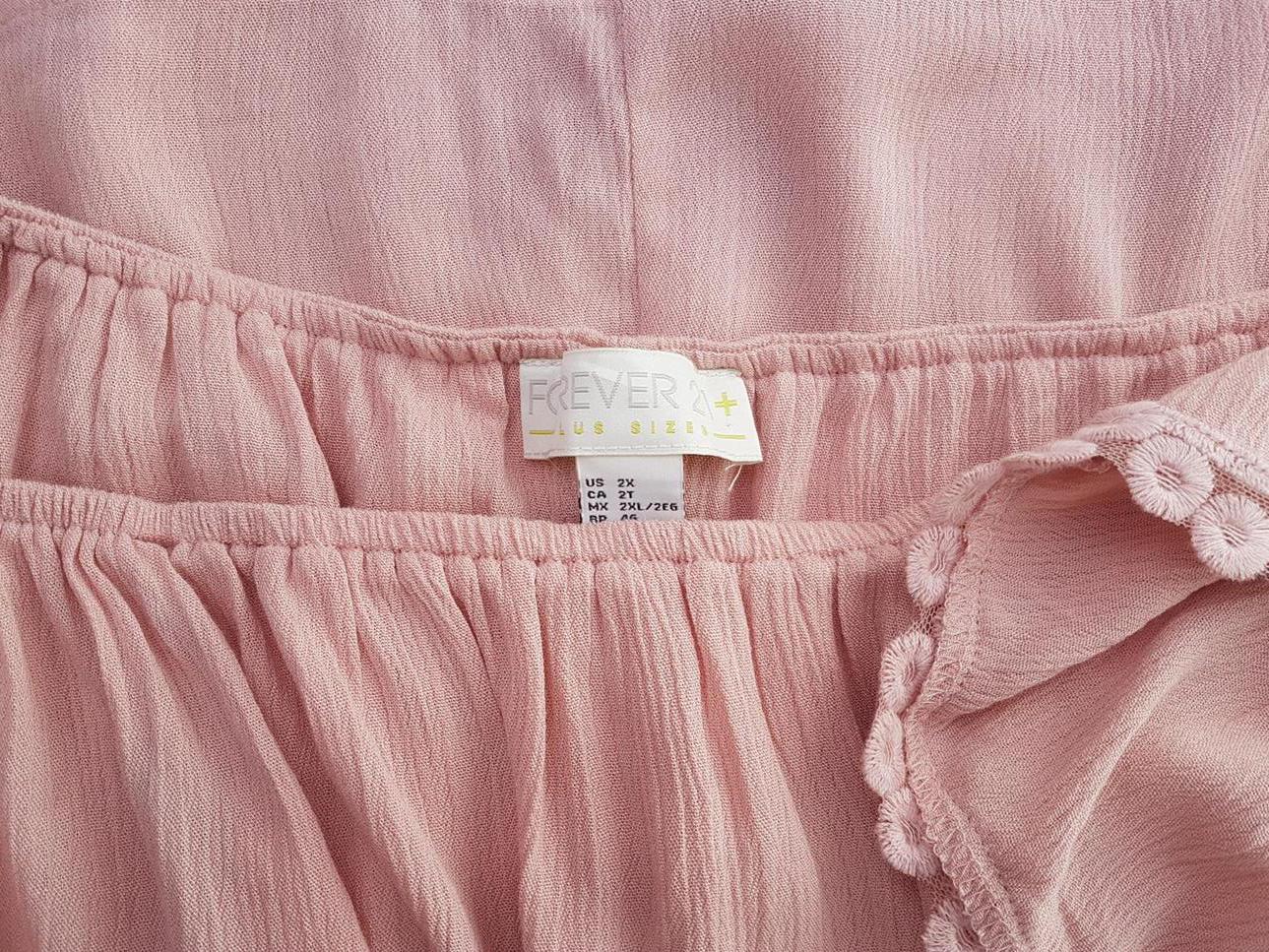 Forever 21 Stl 46 Färg Pudrig Rosa U-ringning Blus Kortärmad Material Viskos 100%