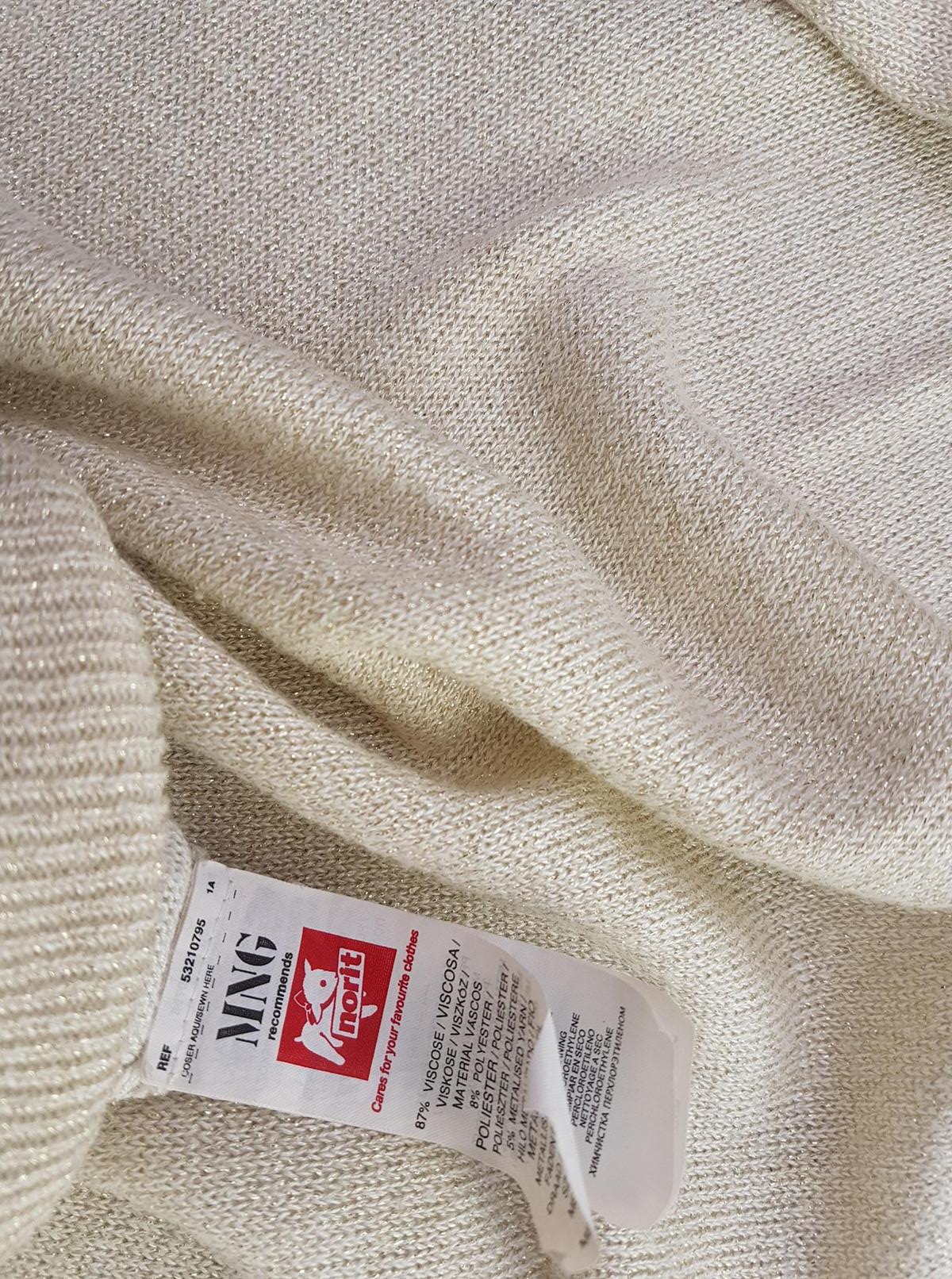 Mng Stl M Färg Beige V-ringning Kroppsnära Klänning Kortärmad Knälängd Material Viskos