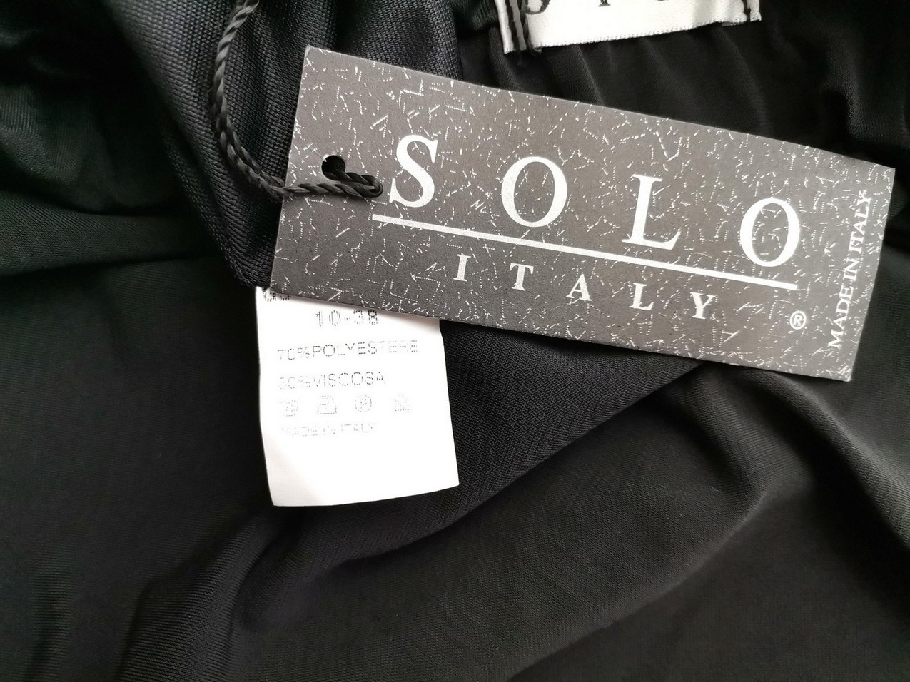 Solo Italia Stl 38 Färg Svart Utställd kjol Midi