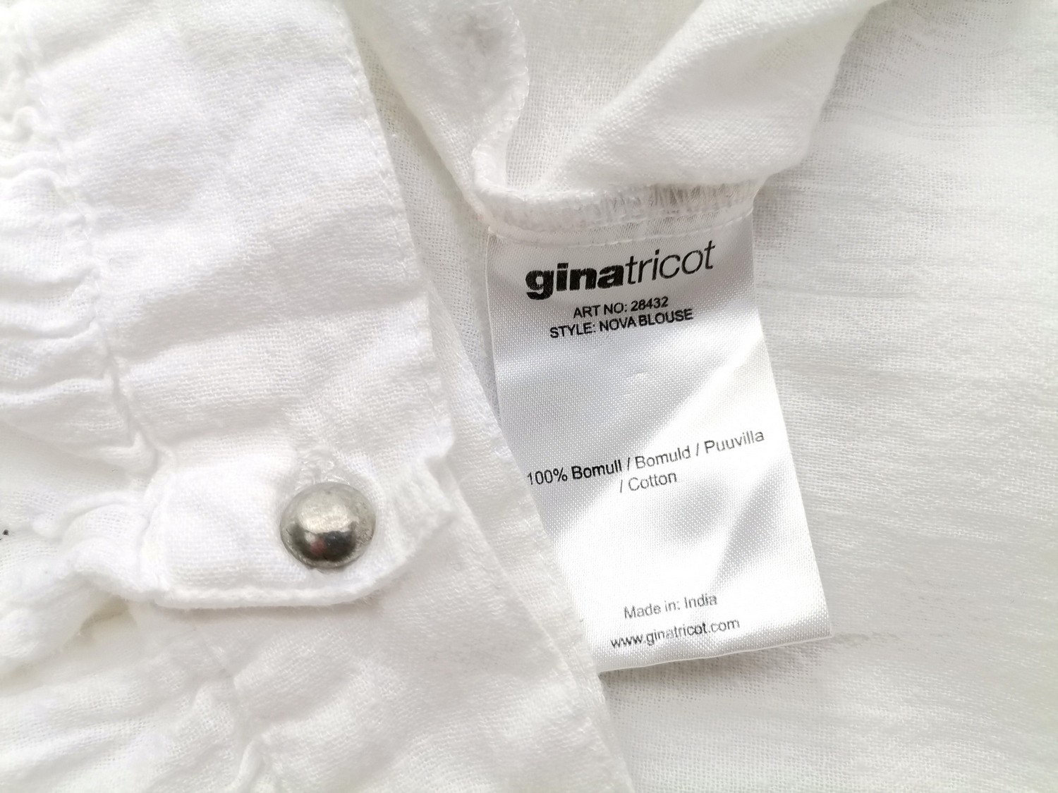 Ginatricot Stl 38 Färg Vit U-ringning Tunika blus ärm 3/4 Material Bomull 100%