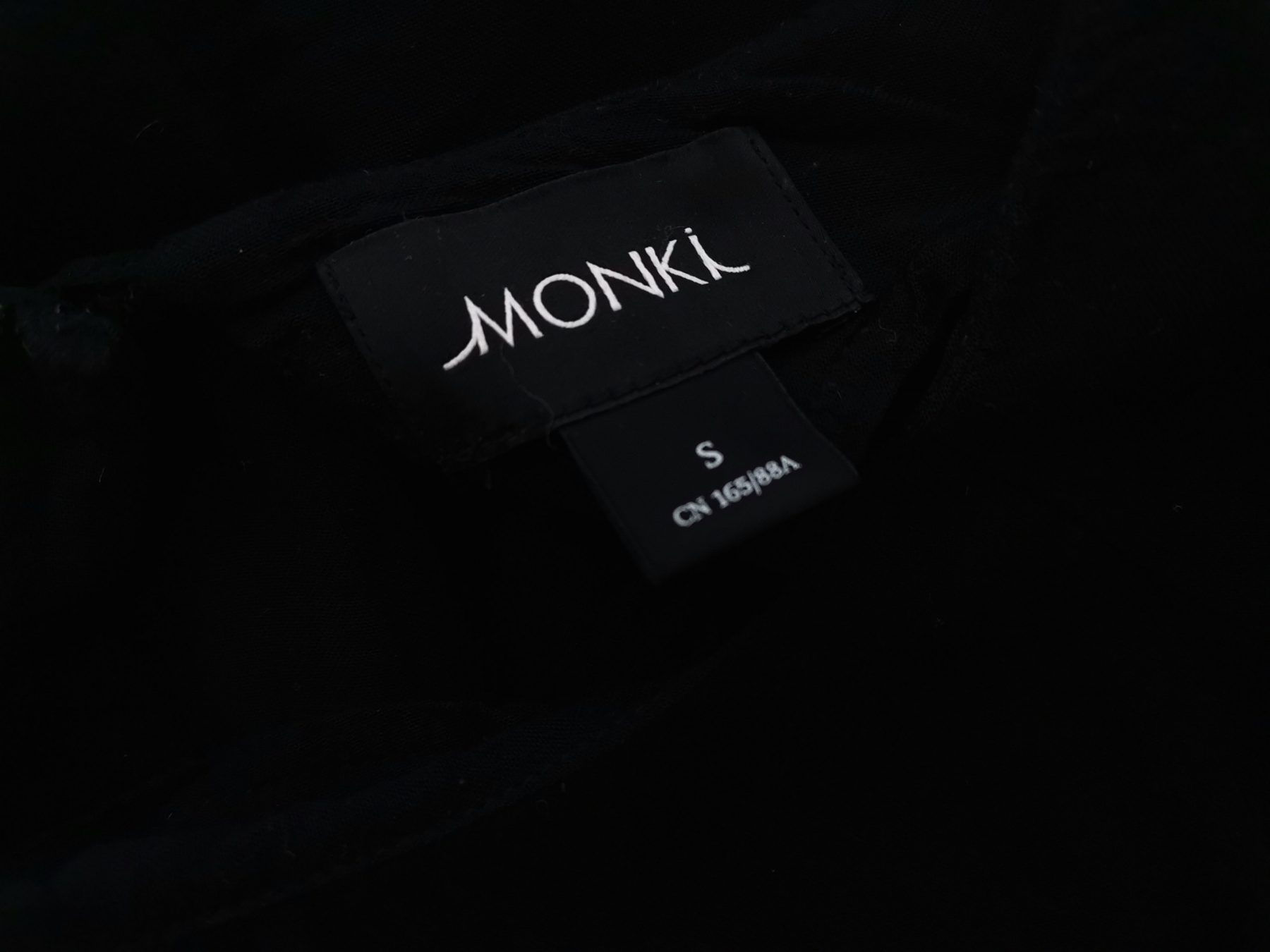 Monki Stl S Färg Svart Båtringning Blus Kortärmad Material Viskos 100%