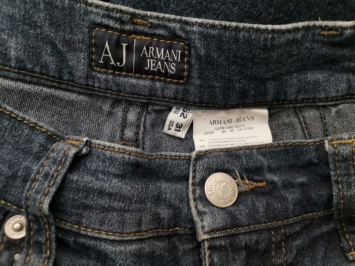 AJ ARMANI JEANS Stl W32 L31 Färg Marinblå Jeans Material Bomull