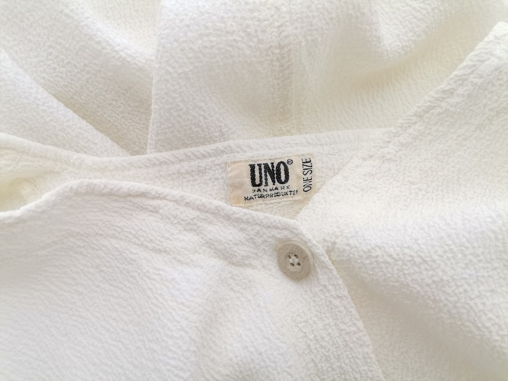 Uno Stl ONE SIZE (44/46) Färg Vit V-ringning Knäppt Tunika Blus ärm 3/4 Material Viskos 100%