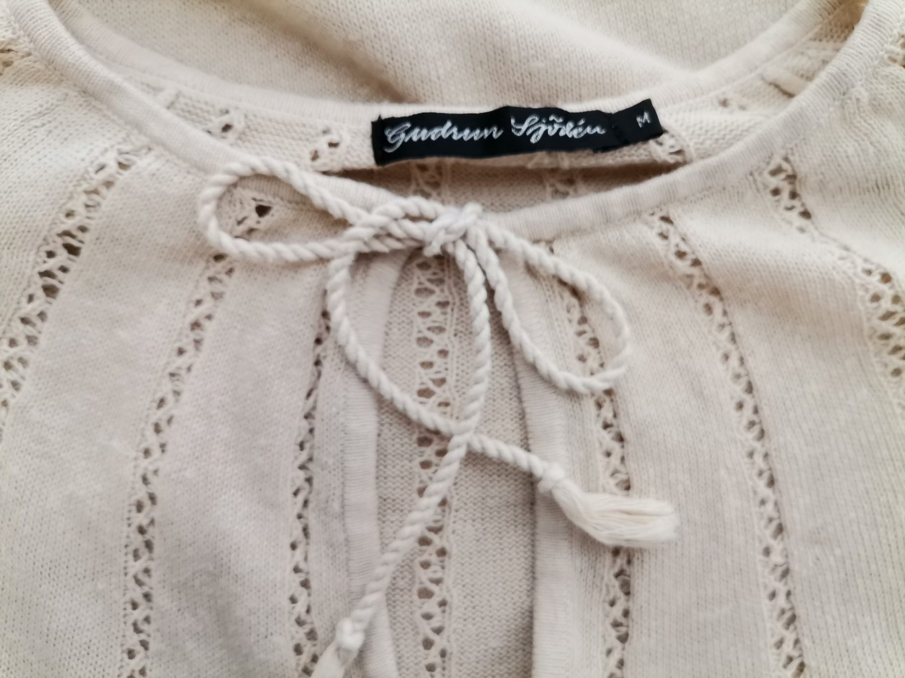 Gudrun Sjödén Stl M Färg Beige Rund urringning Stickad Tunika Blus Långärmad Material Lin