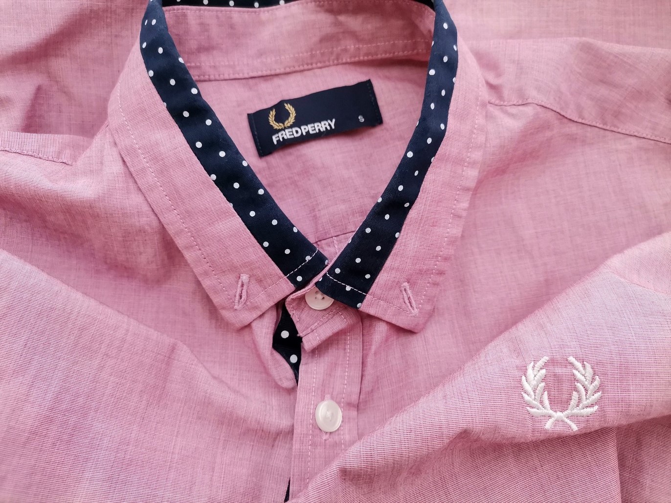 Fred Perry Stl S Färg Rosa Prickar Krage Herr skjorta, casual Kortärmad Material Bomull 100%