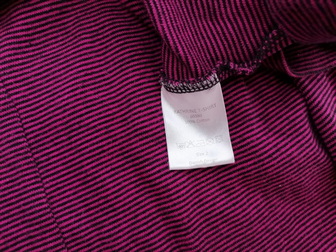 Uno Stl 2 (54/56) Färg Fuchsia Ränder Rund urringning Tunika blus Kortärmad Material Bomull 100%