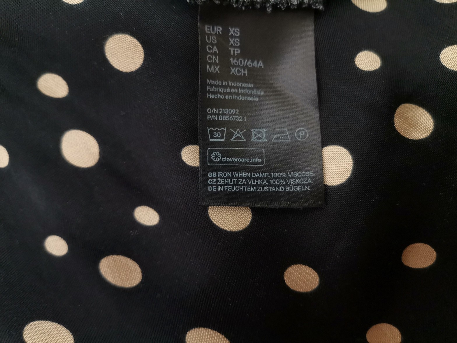 H&m Stl XS Färg Svart Prickar Maxikjol Kjol Lång Material Viskos 100%