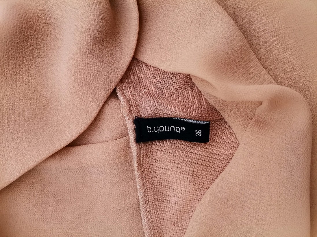 B.YOUNG Stl 36 Färg Beige Draperad Blus Ärmlös