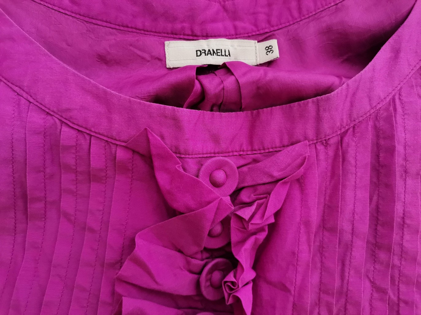 Dranella Stl 36 Färg Fuchsia Rund urringning Raka Klänningen Kortärmad Knälängd Material Siden