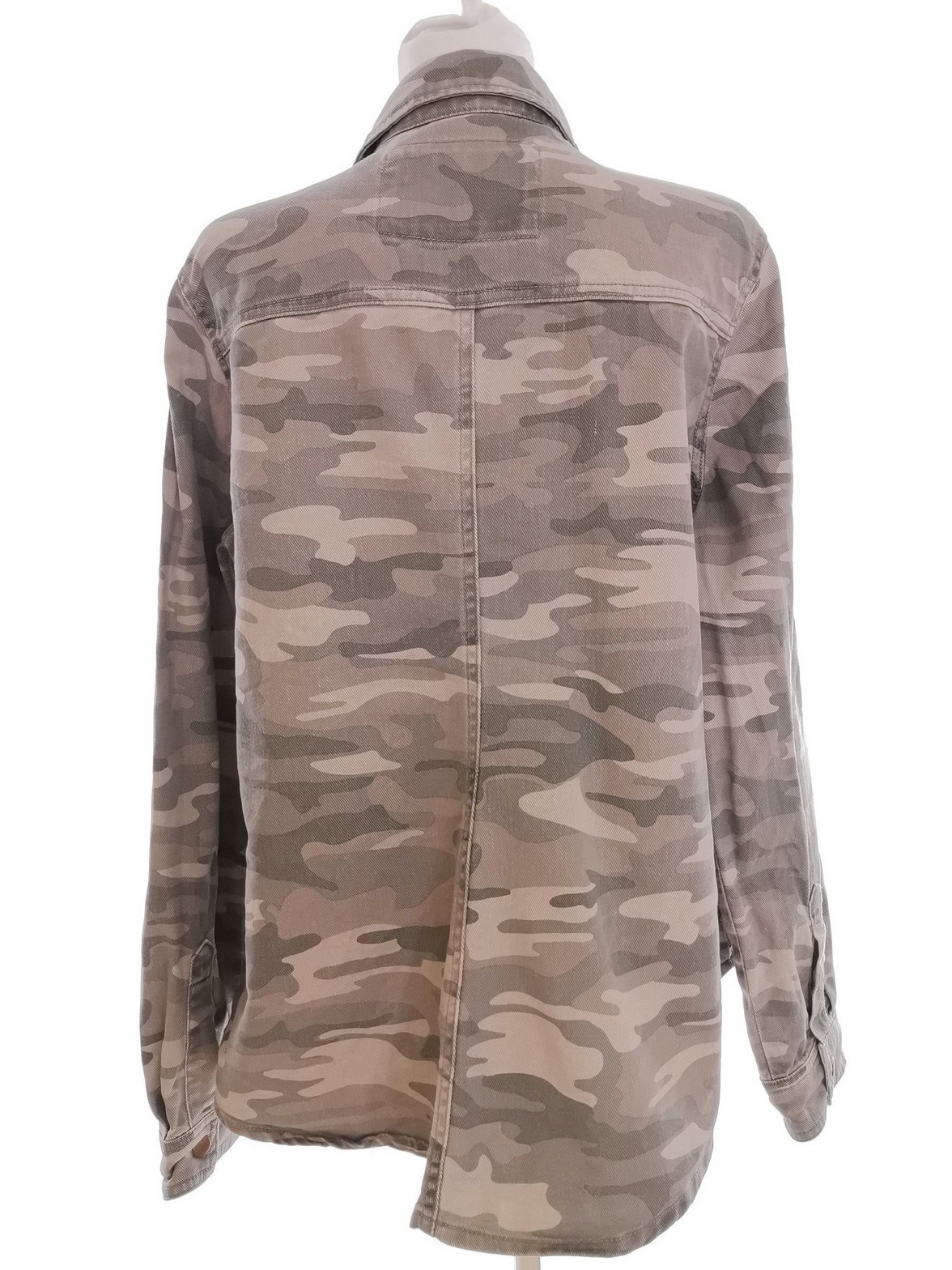 Forever 21 Stl XL Färg Khaki Kamouflage Krage Knäppt Tunika Blus Långärmad Material Bomull 100%