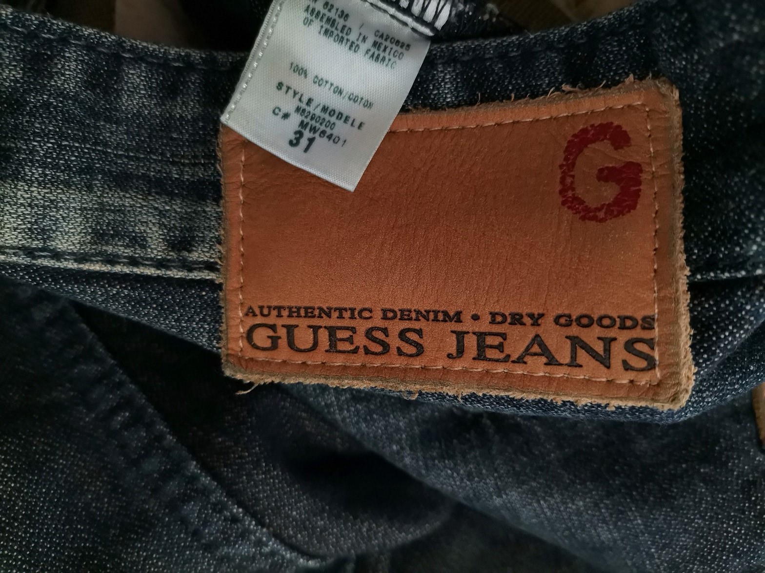 Guess jeans Stl 31 (L) Färg Marinblå Material Bomull 100%