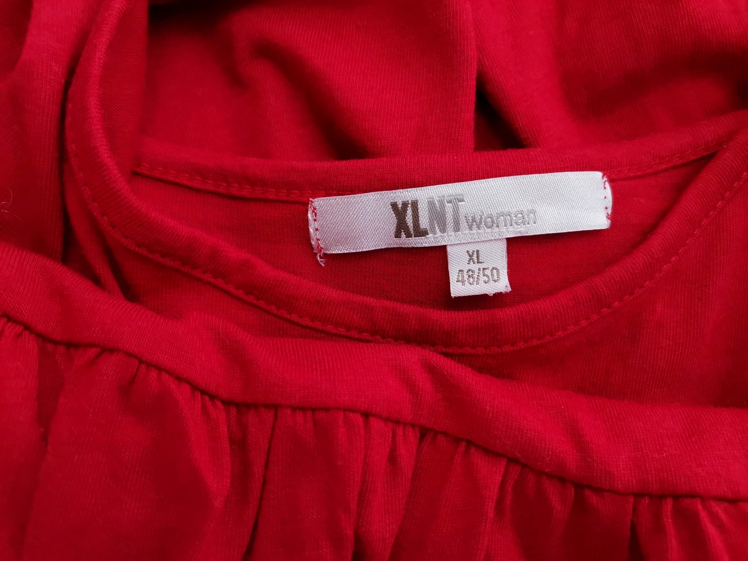 XLNT Stl XL (48/50) Färg Röd Rund urringning Raka Klänningen Kortärmad Midi Material Modal