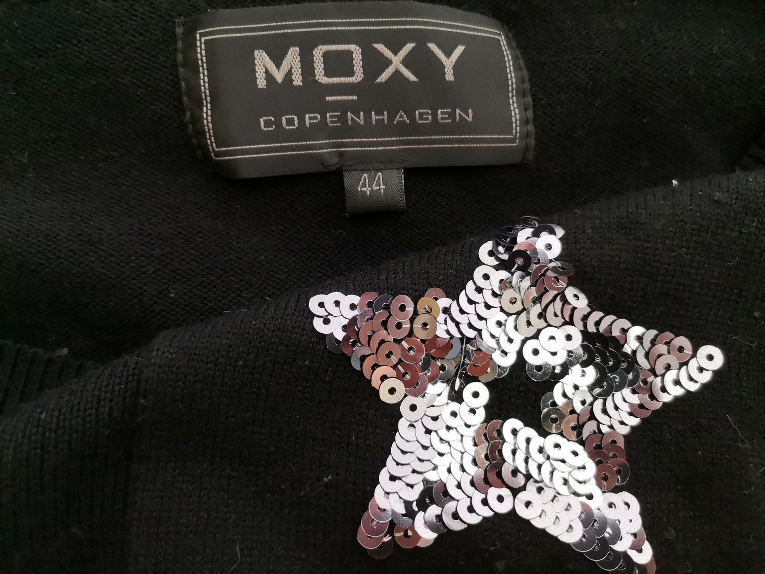 MOXY Copenhagen Stl 44 Färg Svart Rund urringning Tunika blus Långärmad Material Lammull