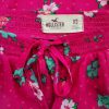 Hollister Stl XS Färg Fuchsia Keyhole Crew Neck Blus Kortärmad