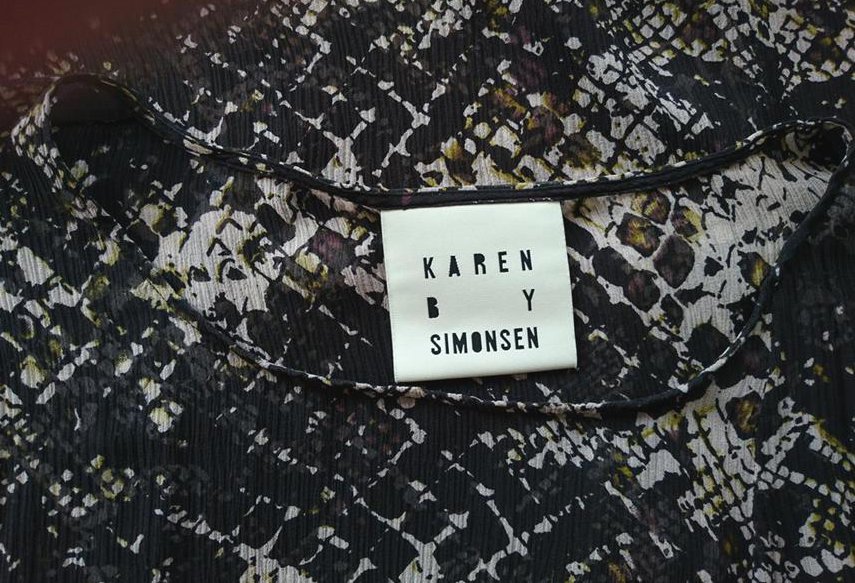 Karen by Simonsen Färg Svart Djurtryck Rund urringning Tunika blus Kortärmad Material Siden 100%