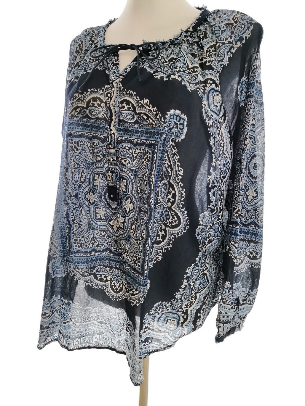 Carla F Stl S Färg Marinblå Damast Paisley Keyhole Crew Neck Blus ärm 3/4 Material Bomull 100%