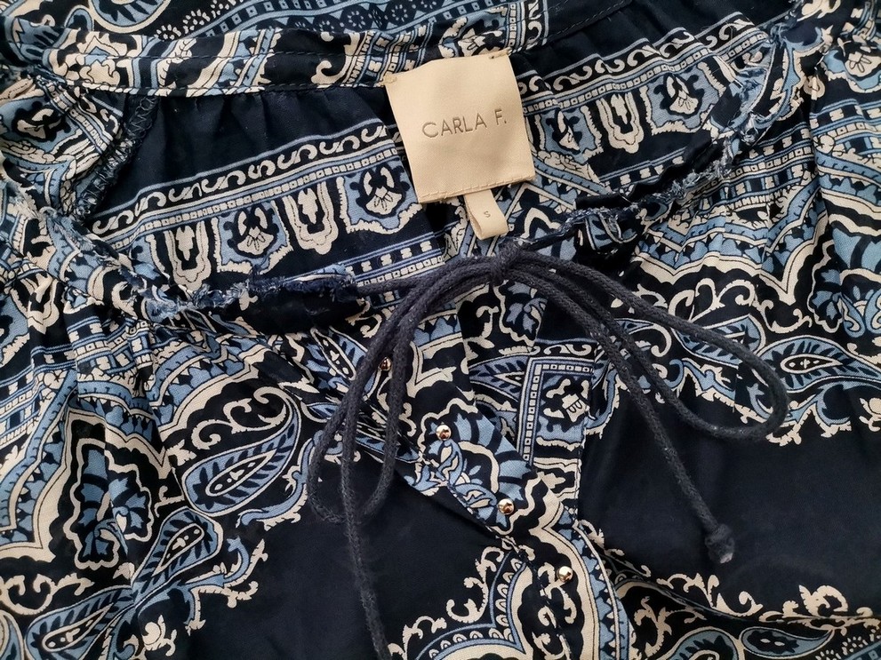 Carla F Stl S Färg Marinblå Damast Paisley Keyhole Crew Neck Blus ärm 3/4 Material Bomull 100%