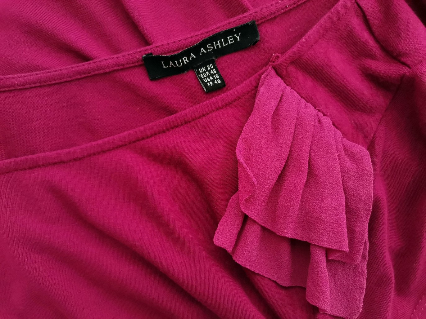 Laura ashley Stl 20 (46) Färg Fuchsia Båtringning Tunika blus Kortärmad Material Viskos 100%