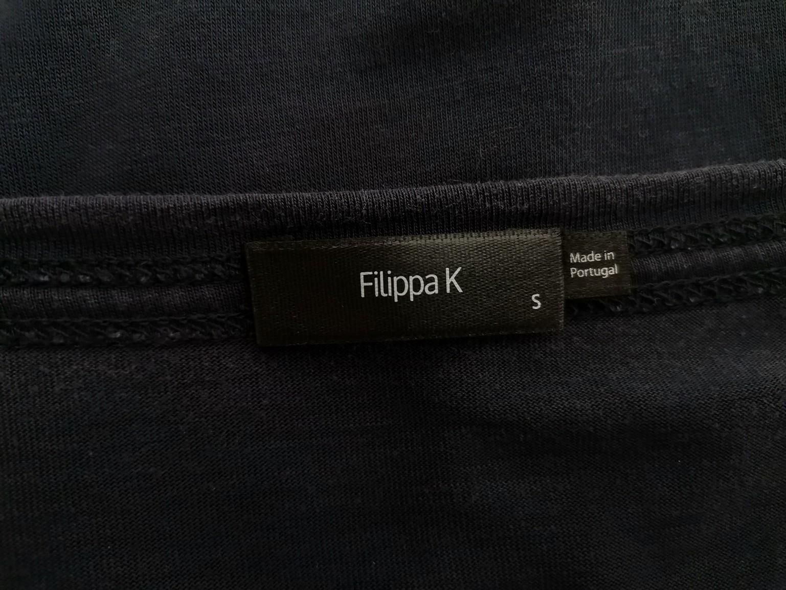 Filippa k Stl S Färg Marinblå Rund urringning T-shirt Kortärmad Material Tencel 100%