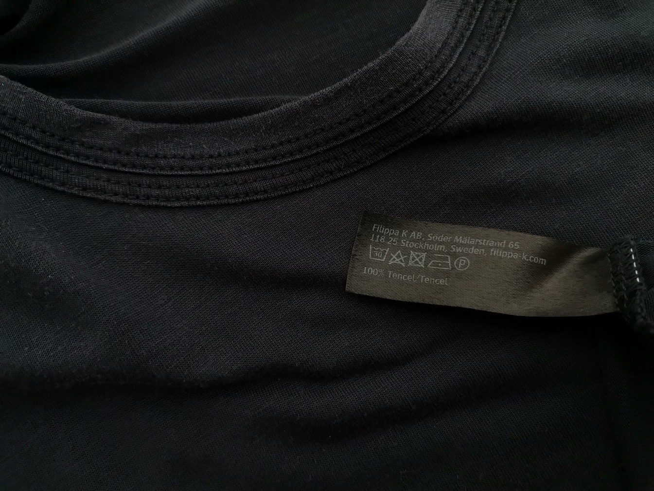 Filippa k Stl S Färg Marinblå Rund urringning T-shirt Kortärmad Material Tencel 100%