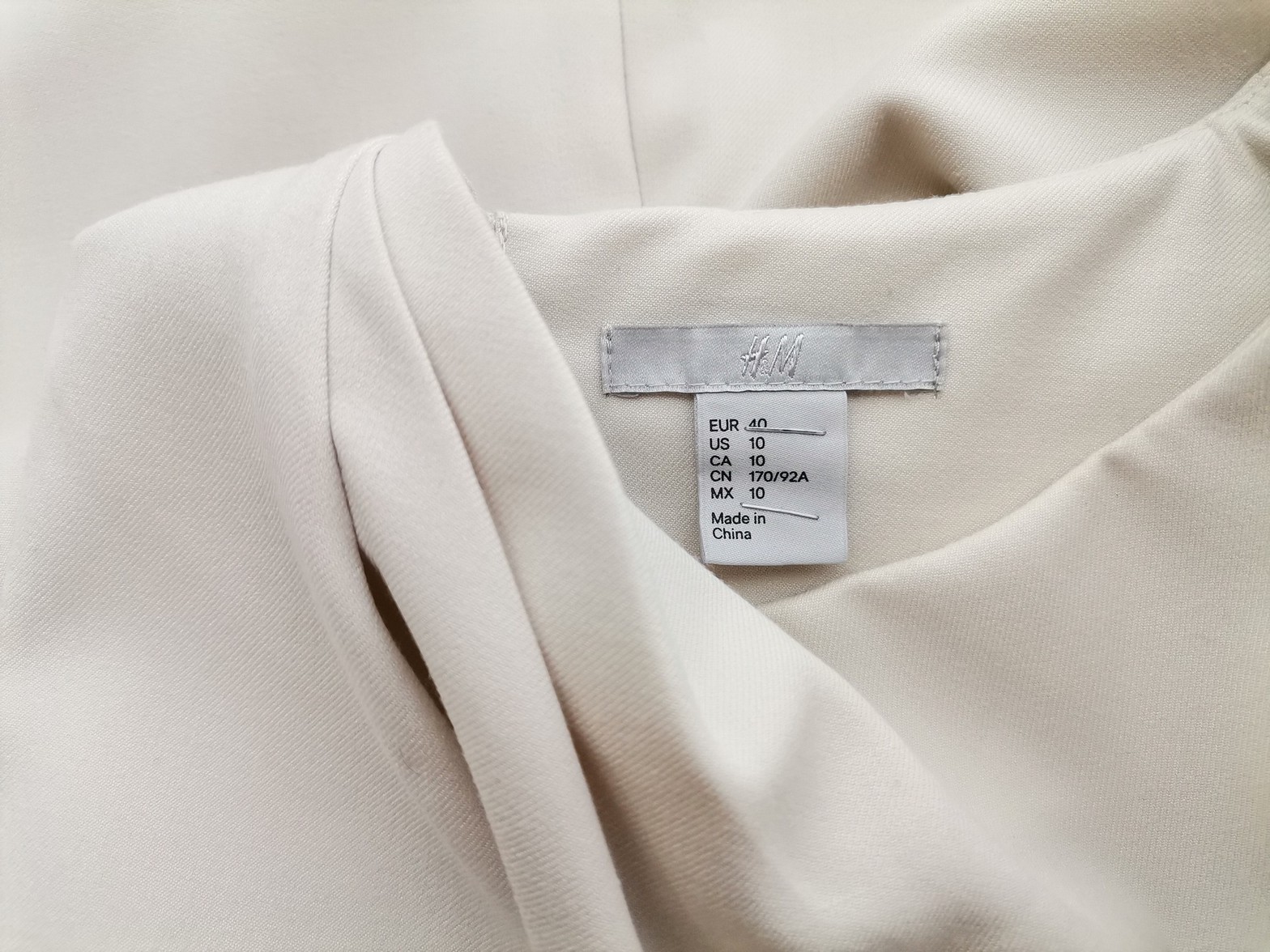 H&m Stl 40 Färg Elfenben Rund urringning Skal Klänning Ärmlös Midi