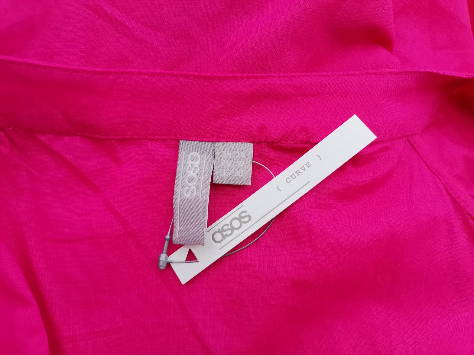 ASOS Stl 24 (52) Färg Fuchsia V-ringning Blus Kortärmad Material Bomull 100%