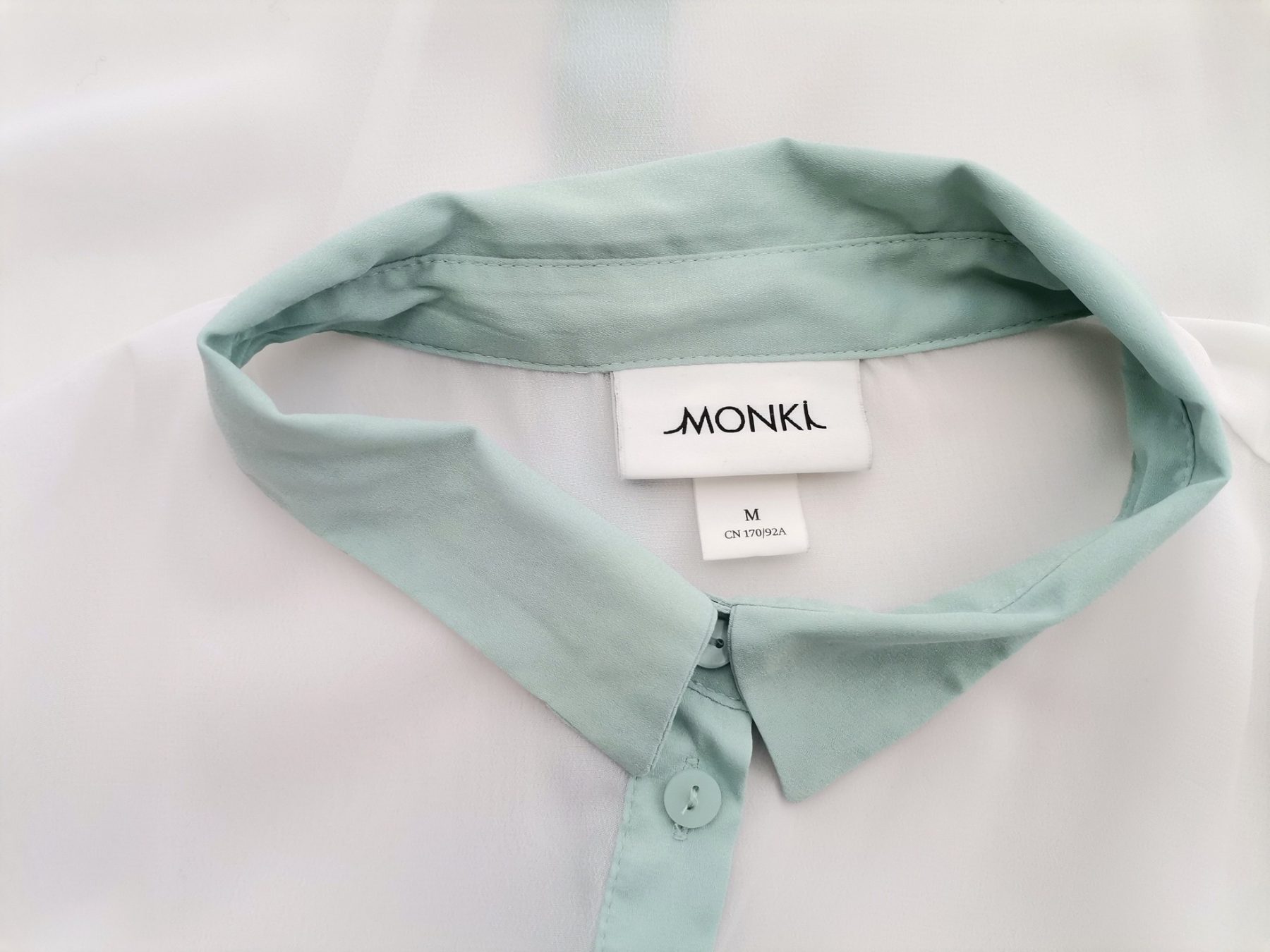 Monki Stl M Färg Vit Krage Knäppt Blus Långärmad