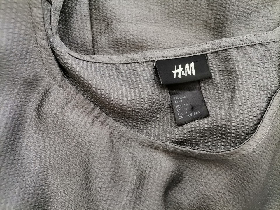 H&m Stl 36 Färg Silver Rund urringning Skal Klänning Kortärmad Knälängd