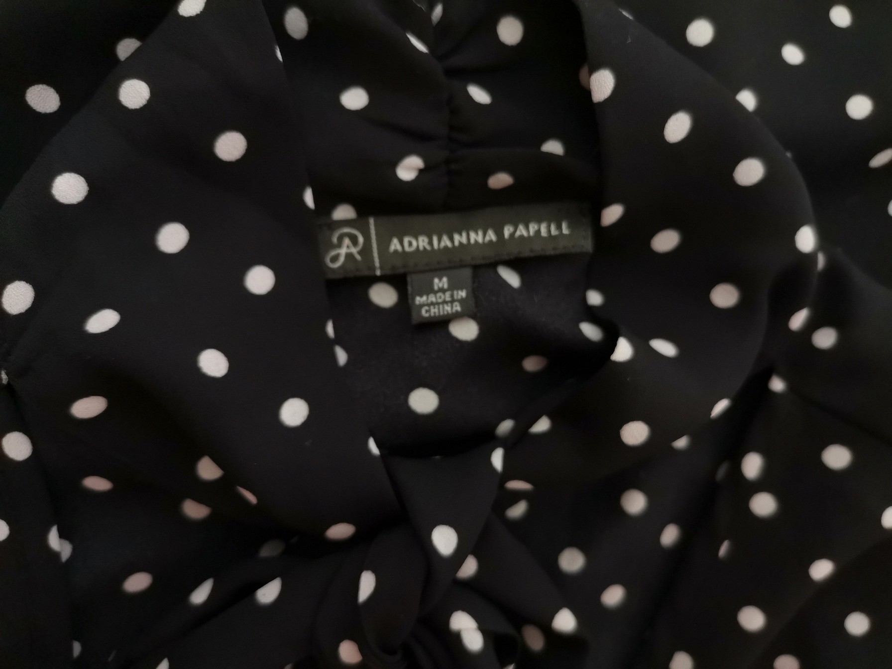 Adrianna Papell Stl M Färg Svart Prickar Halter Tunika blus Ärmlös