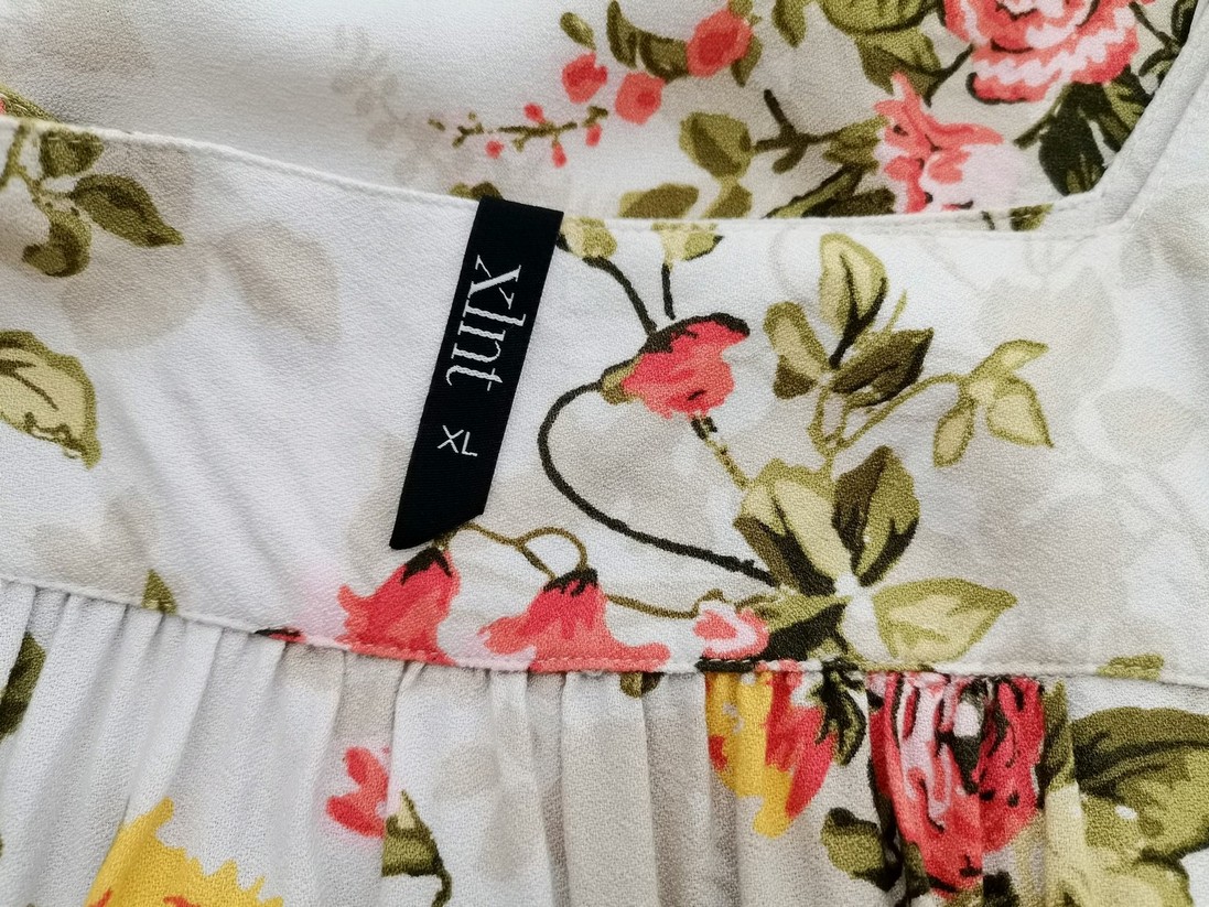 XLNT Stl XL Färg Beige Kvadratisk urringning Tunika blus Kortärmad Material Viskos 100%