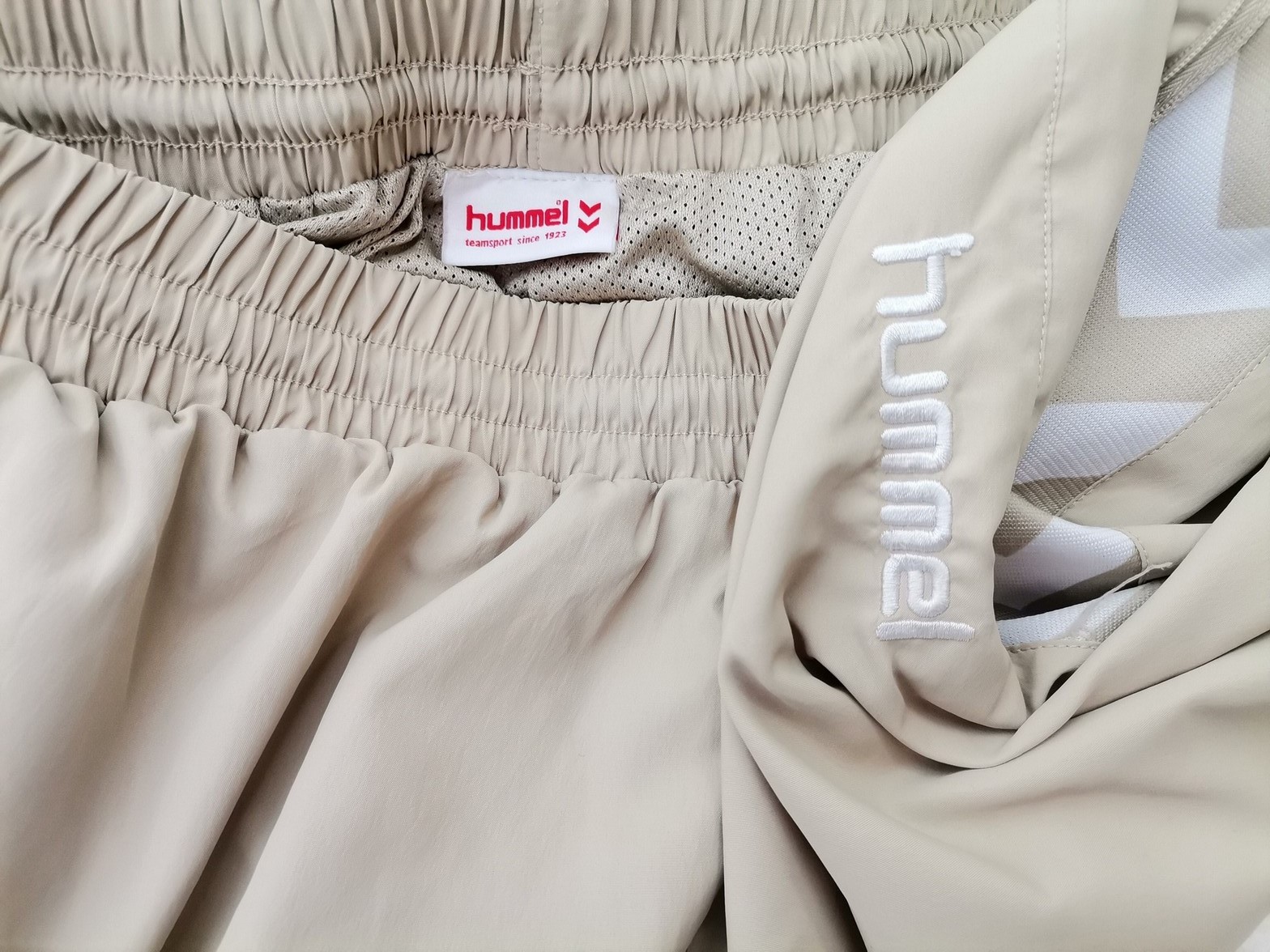 Hummel Stl L Färg Beige Ärmlös