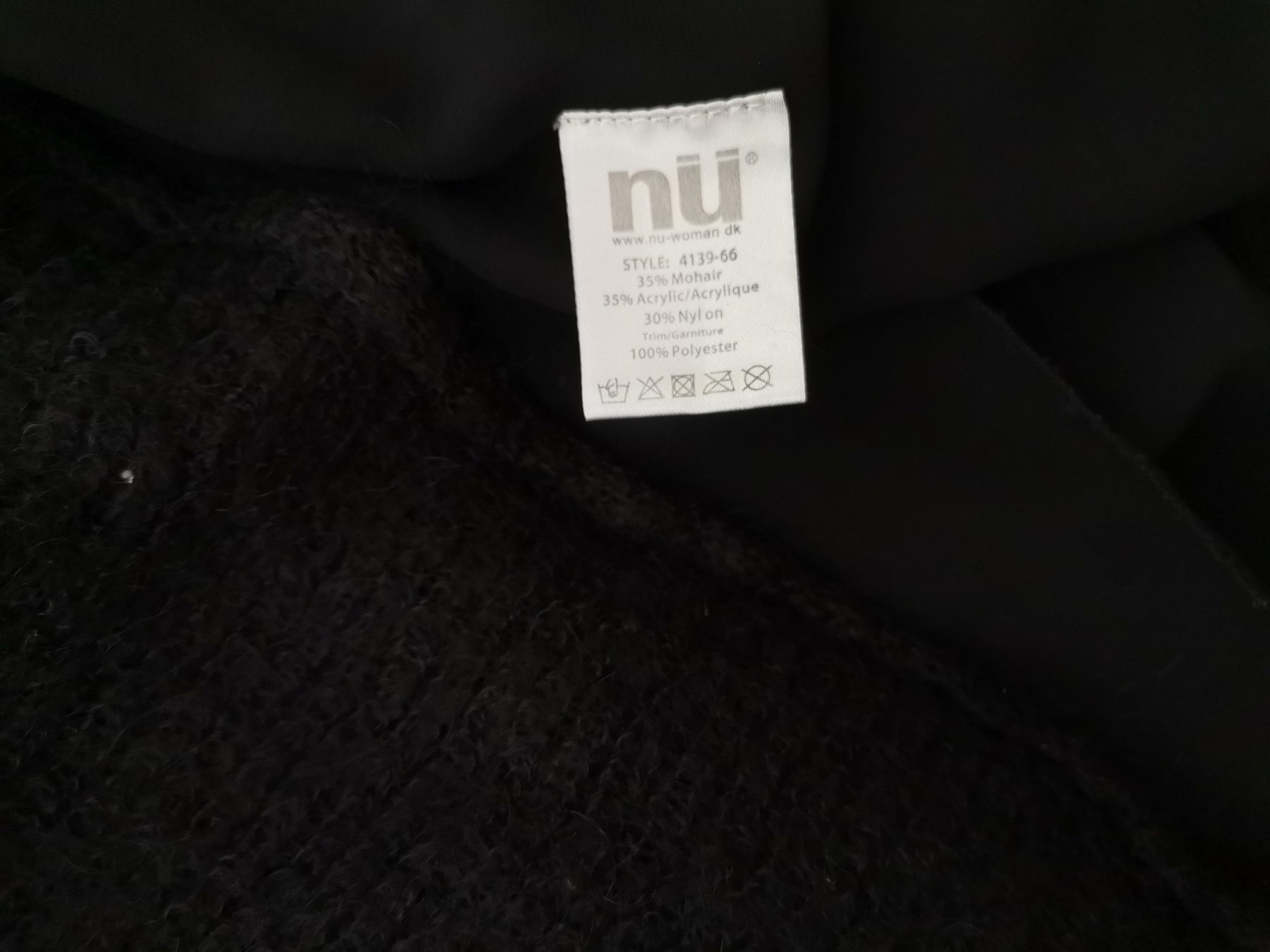 Nu by staff Stl L Färg Svart V-ringning Lång öppen kofta Långärmad Material Mohair Finstickat