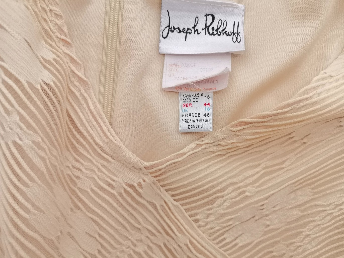 Joseph Ribkoff Stl 16 (44) Färg Beige V-ringning Maxi Klänning Ärmlös Lång