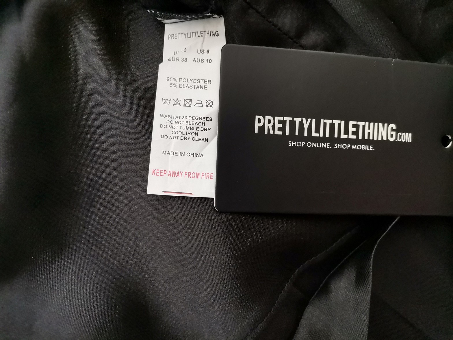 Pretty Little Thing Stl 10 (38) Färg Svart Krage Tunika blus Långärmad