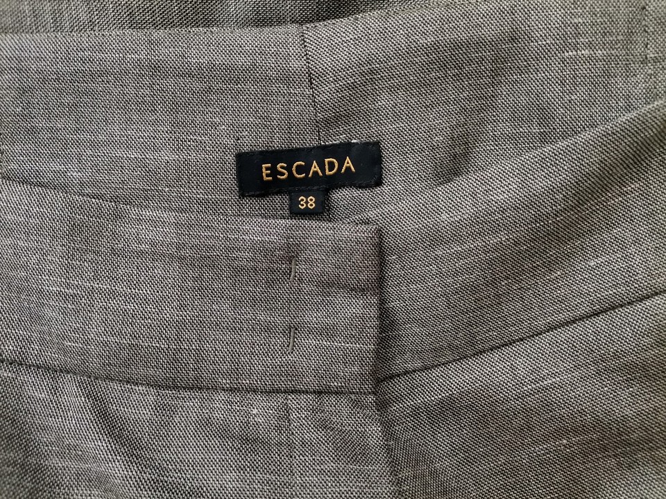 Escada Stl 38 Färg Grå Eleganta Byxor Material Jungfrulig ull