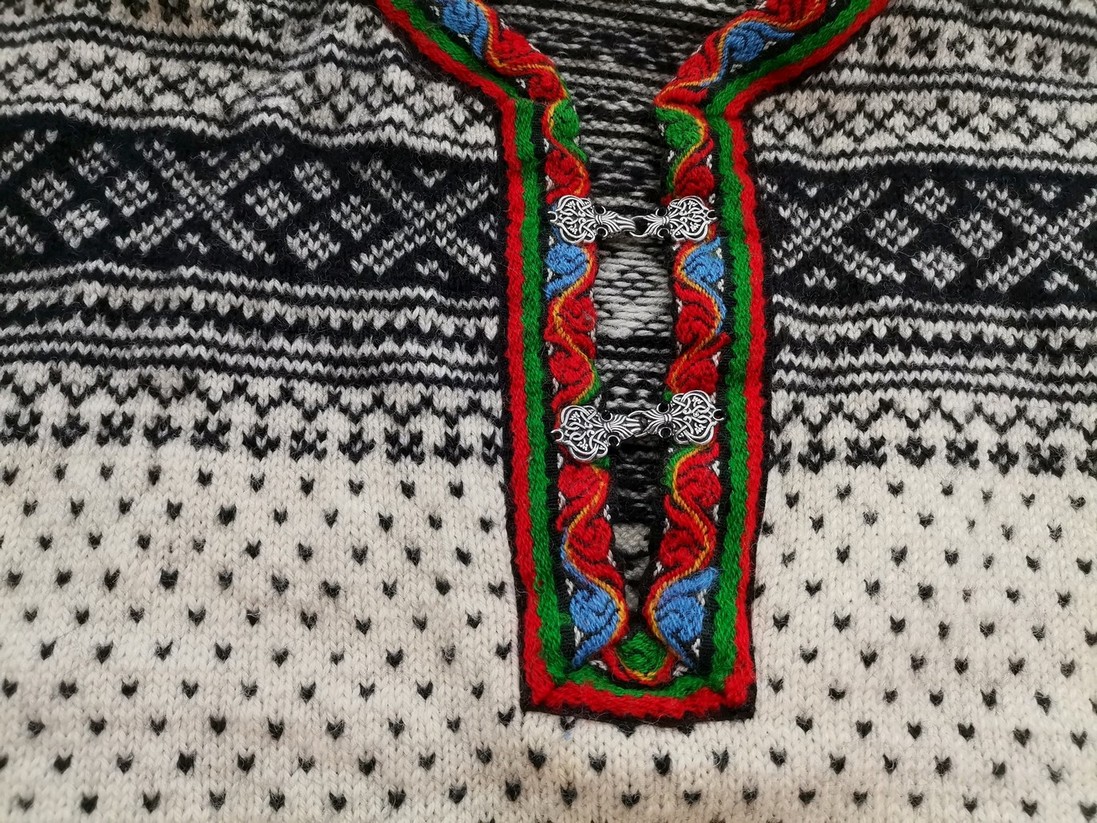 Norwegian jumper Stl 52/54 Färg Elfenben Rund urringning Norsk tröja Långärmad Grovstickat