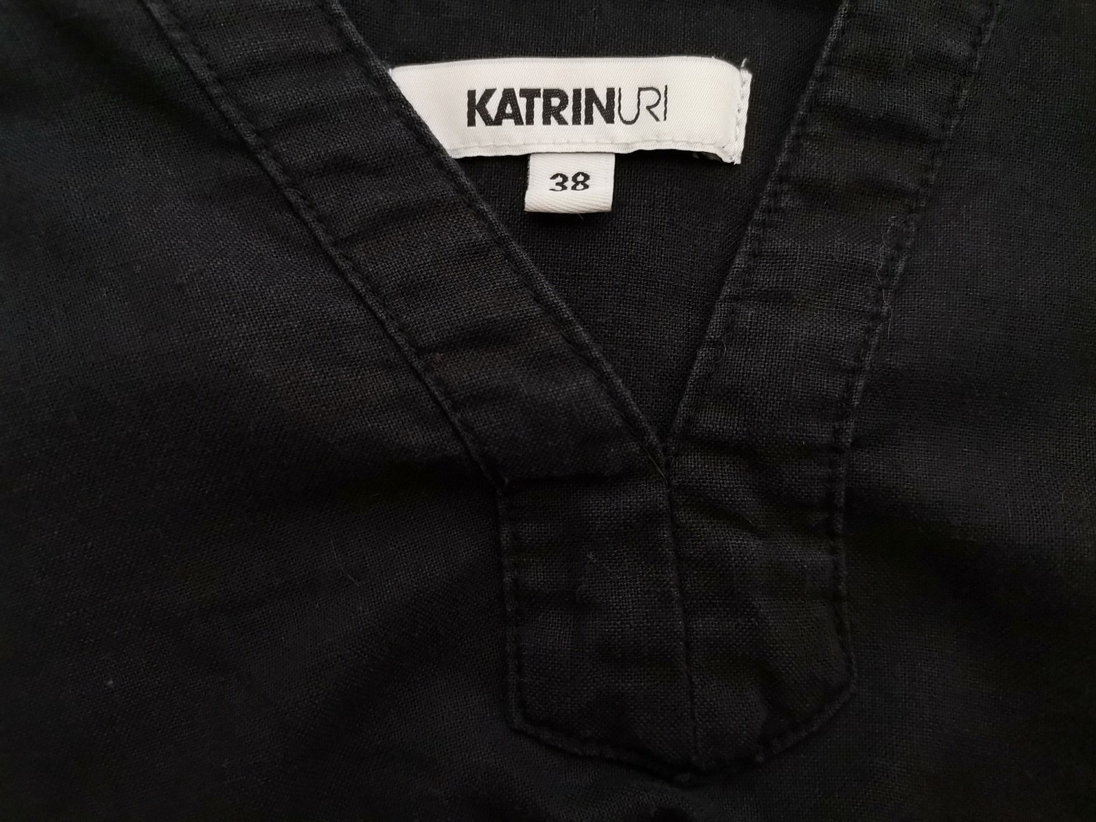 Katrin Uri Stl 38 Färg Svart Split Crew Neck Blus Kortärmad Material Lin 100%