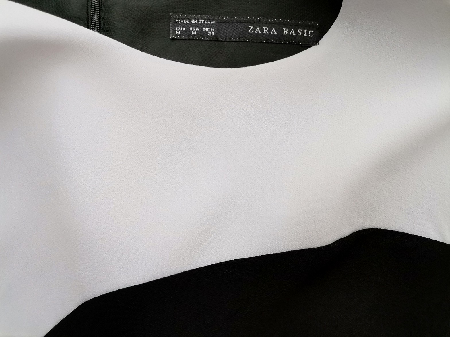 Zara Stl M Färg Svart Rund urringning Raka Klänningen Ärmlös Knälängd