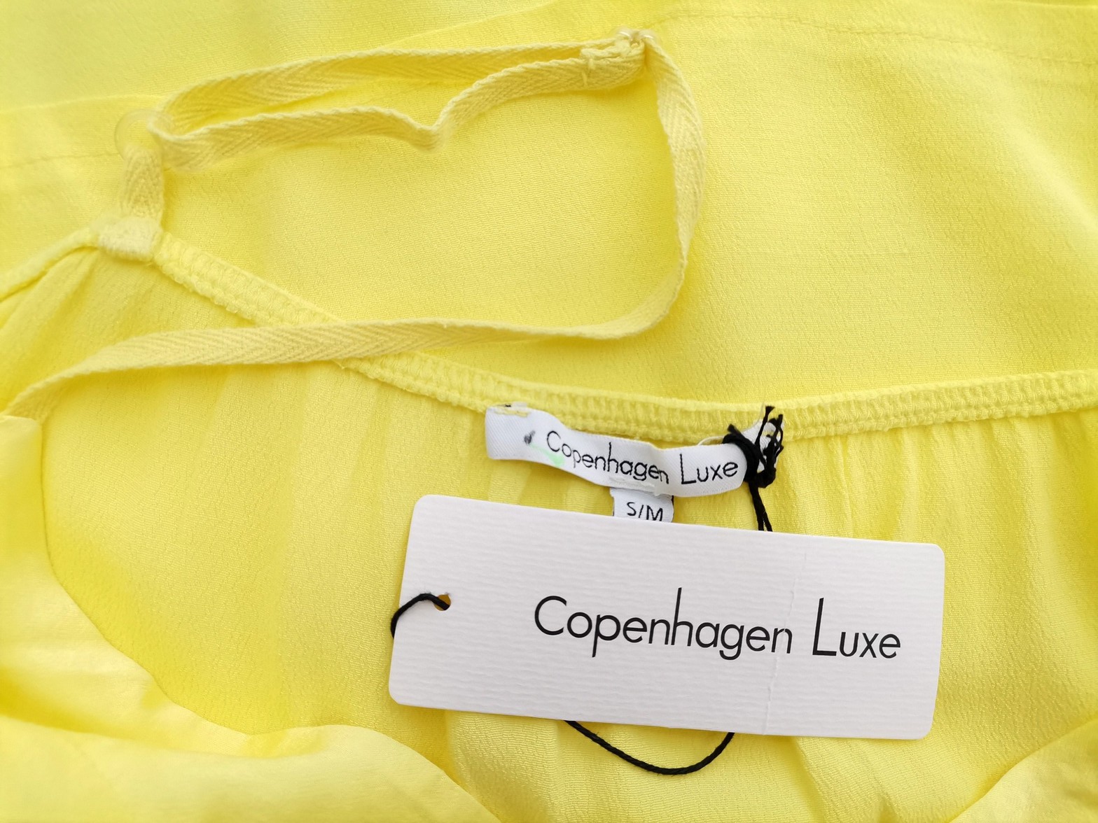 COPENHAGEN LUXE Stl S/M Färg Gul V-ringning Blus Ärmlös Material Viskos 100%