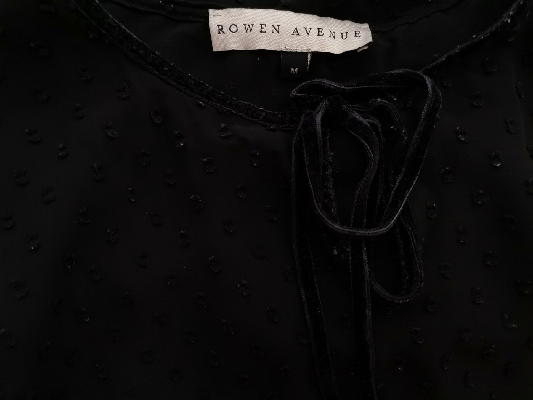 Rowen Avenue Stl M Färg Svart Keyhole Crew Neck Blus ärm 3/4