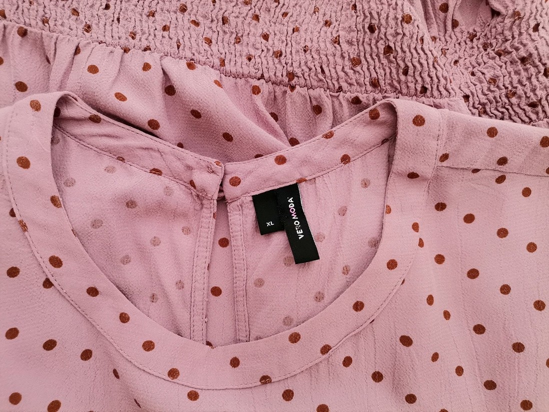 Vero moda Stl XL Färg Rosa Prickar Rund hals Blus Kortärmad Material Viskos 100%