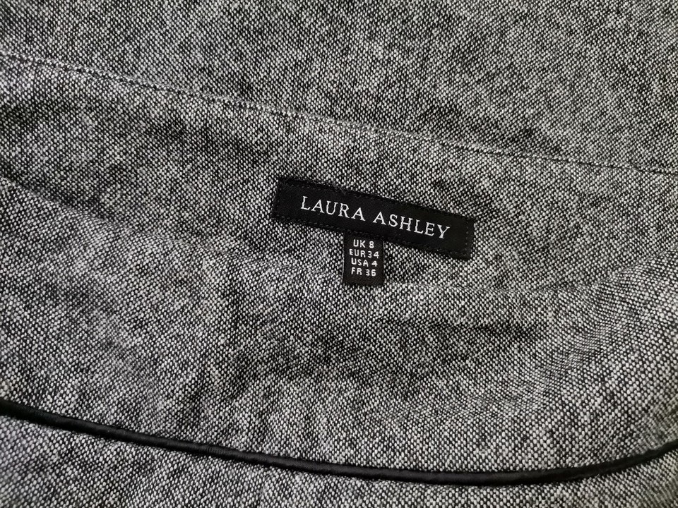 Laura ashley Stl 34 Färg Grå Rak och pennkjol Kjol Knälängd