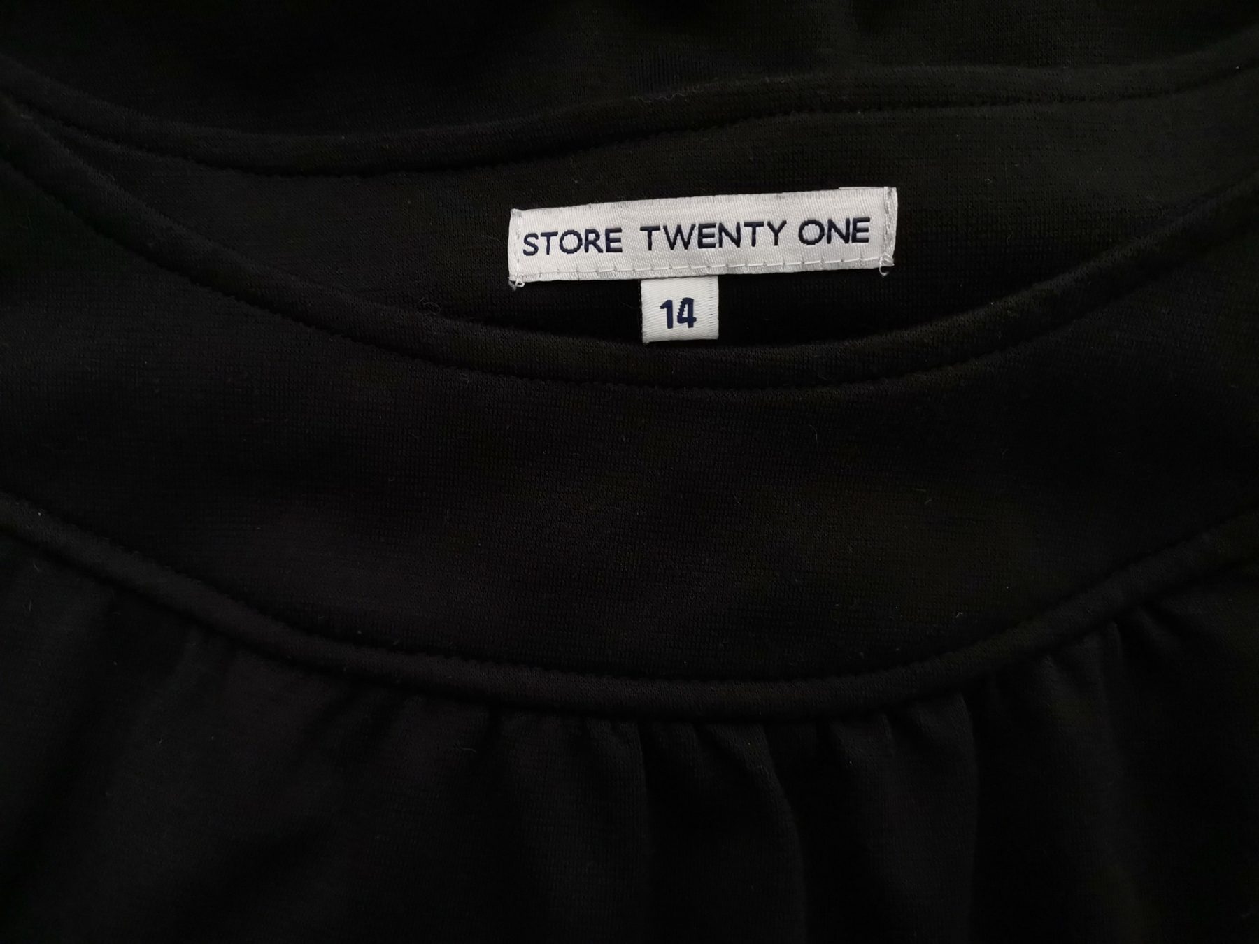 Store Twenty One Stl 14 (48) Färg Svart Rund urringning Raka Klänningen ärm 3/4 Knälängd