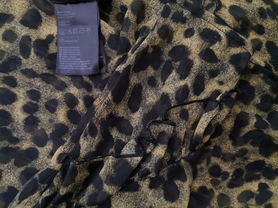 H&m Stl 42 Färg Grön Djurtryck Rund hals Blus Långärmad