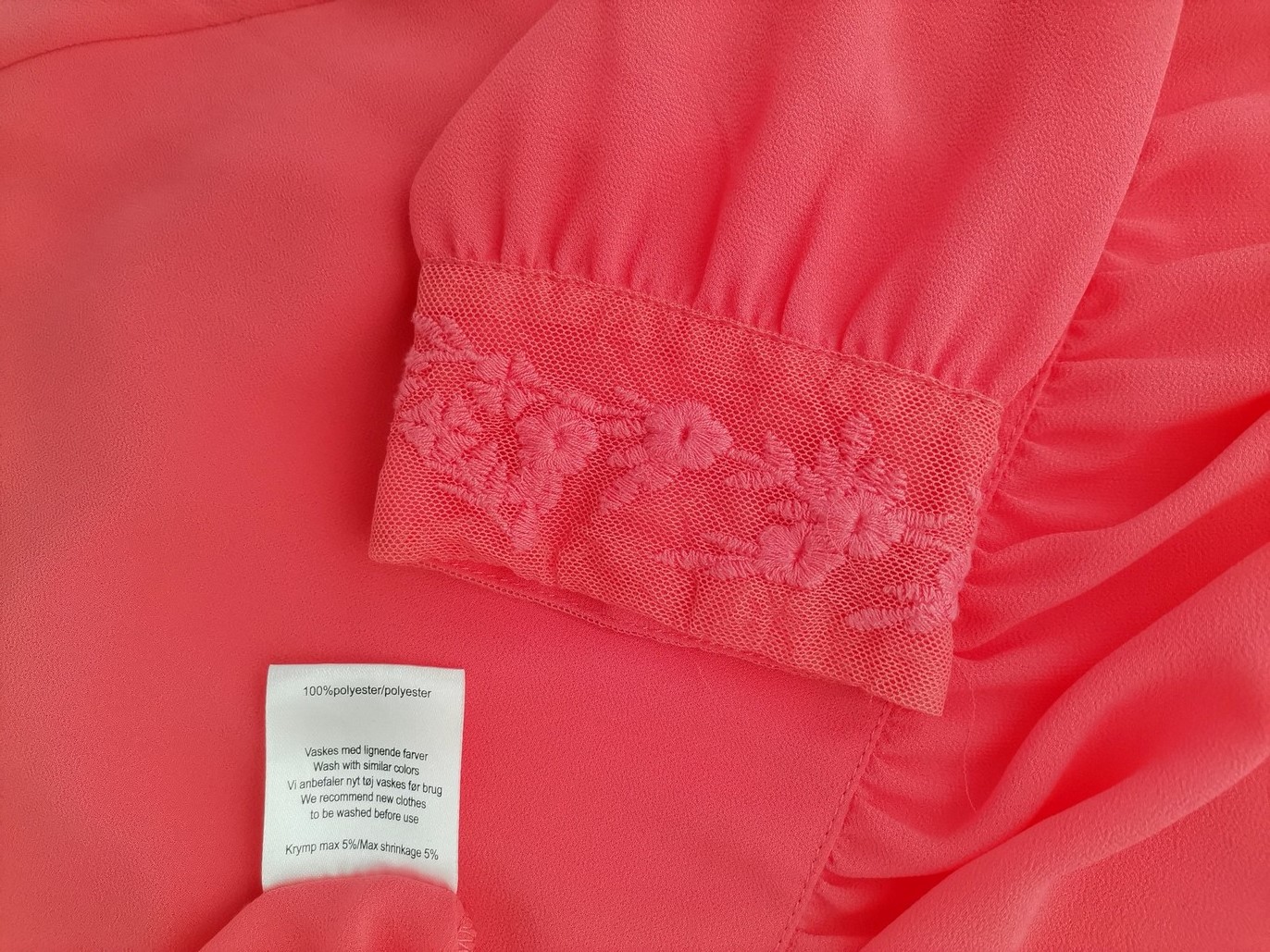 Free quent Stl L Färg Rosa Keyhole Crew Neck Blus Långärmad