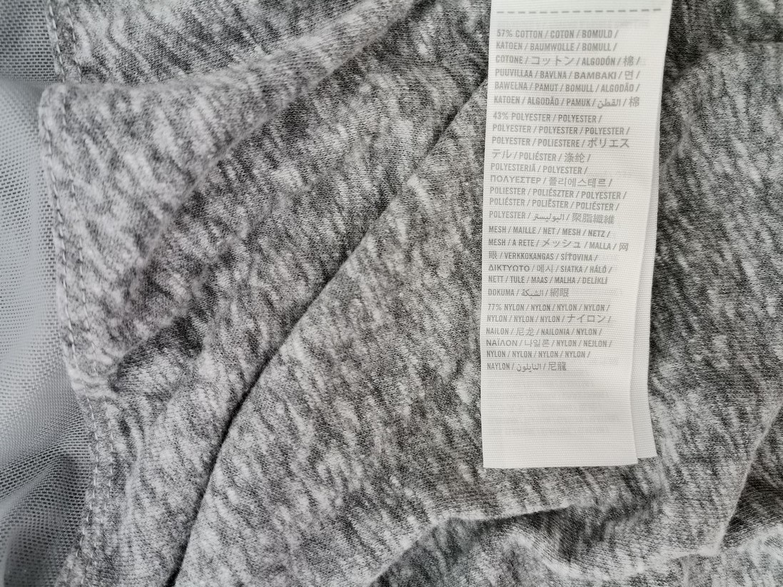 Hollister Stl XS Färg Grå Båtringning Blus ärm 3/4 Material Bomull